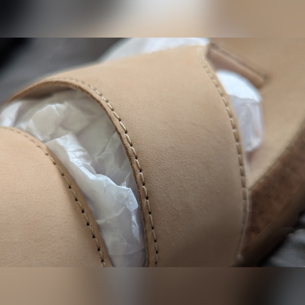 Clarks Women's Tan Sandals - Picture 5 of 10